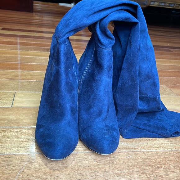 Aldo over- the-knee faux suede boot in size 6 . EUC navy blue fall - Picture 2 of 5